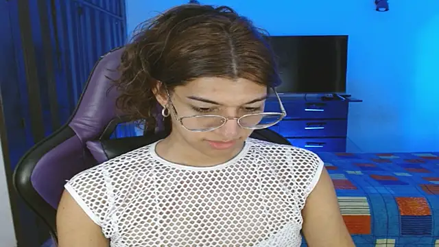 engielphoenis14 online show from July 9, 10:14 pm