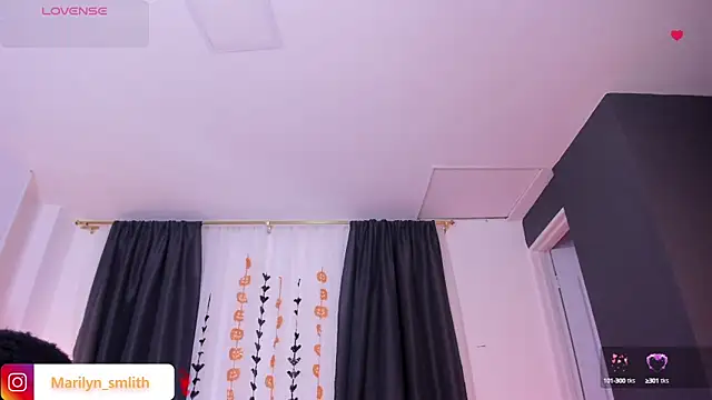 MarilynSmIith online show from October 5, 1:11 pm