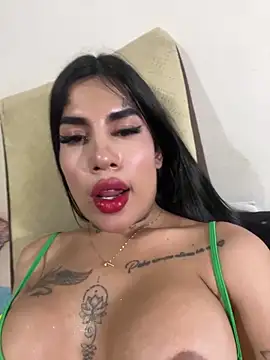 Snapshot of saragill323 chatting on January 16, 11:16 pm saragill323 online show from January 16, 11:16 pm