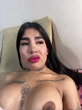 Snapshot of saragill323 chatting on January 25, 6:32 pm saragill323 online show from January 25, 6:32 pm