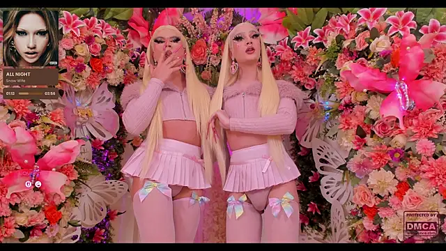 Snapshot of AlisonSharon chatting on September 26, 8:06 pm AlisonSharon online show from September 26, 8:06 pm