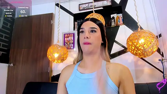 victoria aleia  online show from November 8, 11:05 pm