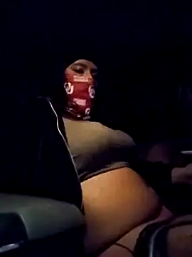 Snapshot of StaciGoodman chatting on December 25, 1:31 am StaciGoodman online show from December 25, 1:31 am