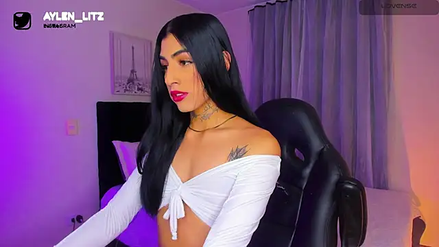 Snapshot of litz81 chatting on October 11, 12:24 am litz81 online show from October 11, 12:24 am