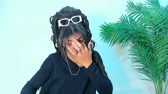 Briyit Doll online show from December 11, 1:37 pm