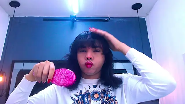 AndreaGil  online show from December 18, 1:16 pm