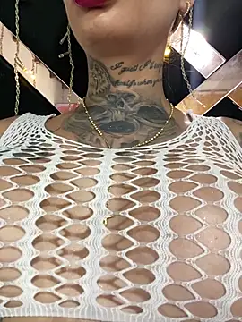 Snapshot of Zaratattoox chatting on October 7, 6:58 am Zaratattoox online show from October 7, 6:58 am