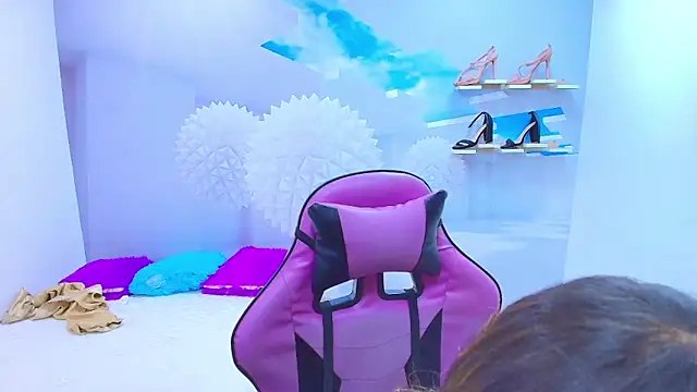 DEMI LEED online show from September 27, 2:26 pm