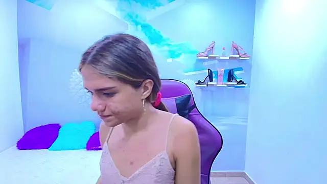 DEMI LEED online show from December 22, 7:18 pm