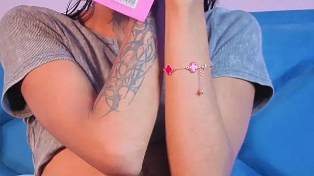 Kaataleya horny online show from December 19, 4:40 am