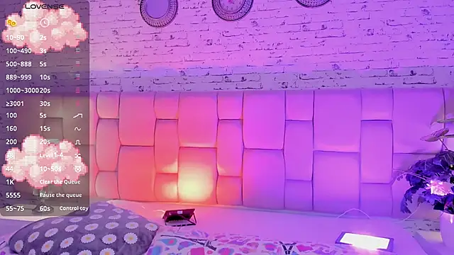 Ari sunshine  online show from December 27, 7:03 pm