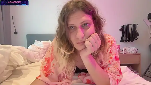 Alice Pinkhead online show from November 13, 7:17 am