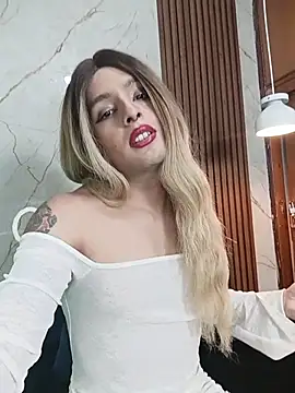 LukaCastillo online show from November 10, 10:11 pm