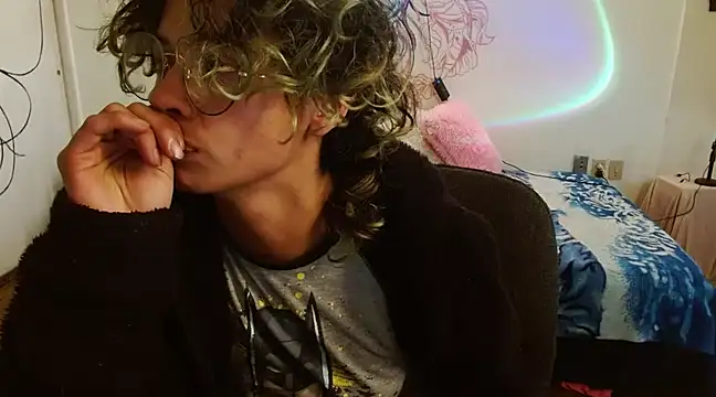 fenixmfx19 online show from March 14, 7:06 pm