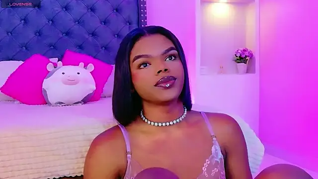 CamiEstrada online show from November 10, 2:56 am