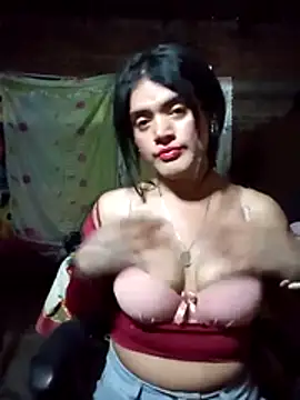 yovana13 online show from February 15, 9:57 pm