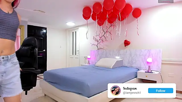charolbruce 1 online show from June 2, 12:07 pm
