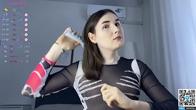 Maria Bowie online show from February 10, 9:14 am