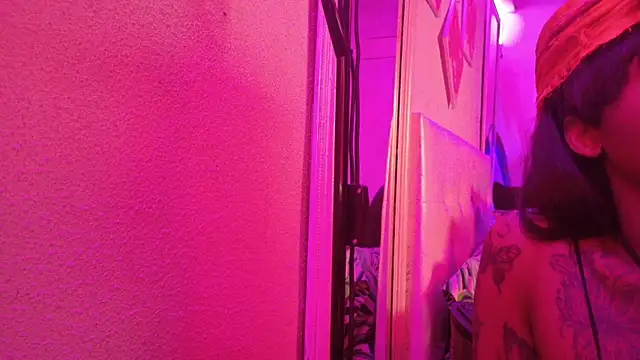SlutyMaya4k online show from September 23, 4:51 am