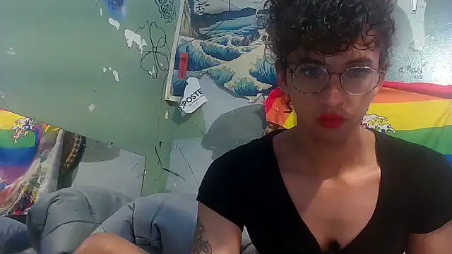 Querida-Mia online show from July 6, 1:40 pm
