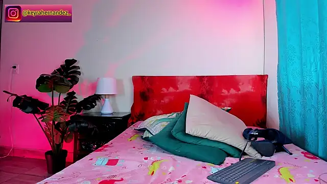 Esmeralda h online show from October 24, 12:43 pm