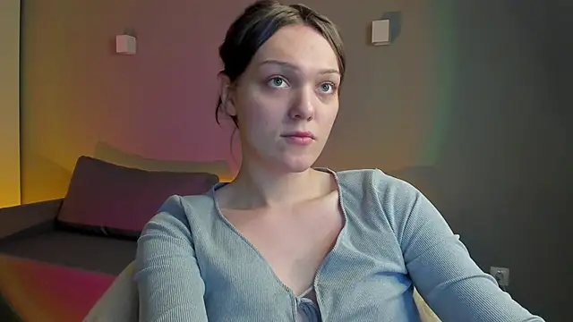 emiliarouds online show from February 5, 8:46 pm
