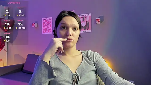 emiliarouds online show from February 16, 9:38 pm