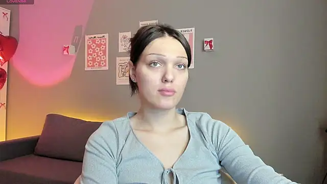 emiliarouds online show from February 21, 8:38 pm