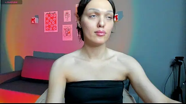 emiliarouds online show from March 4, 8:48 pm