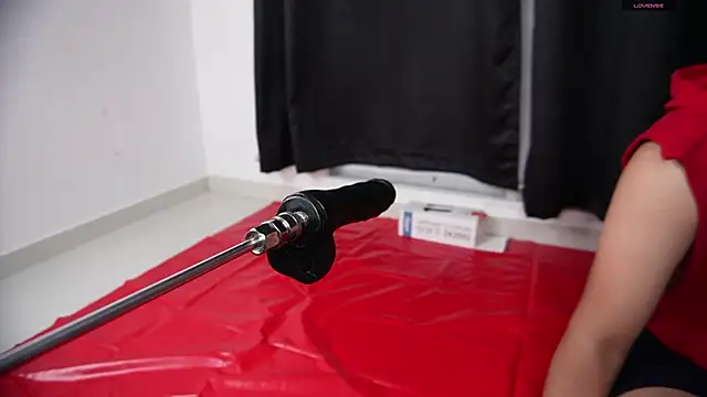 Raven Whisper online show from October 5, 2:45 am