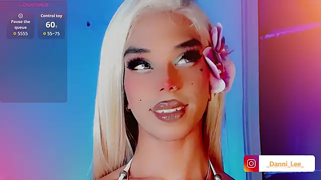 DanniLee  online show from October 30, 10:31 pm