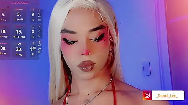 DanniLee  online show from November 24, 10:11 pm