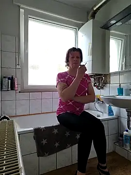 Peternylon1978 online show from April 3, 3:43 pm