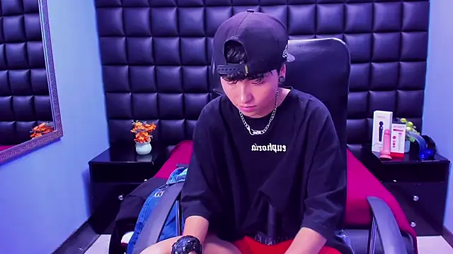 Im Mathias online show from October 3, 4:18 pm