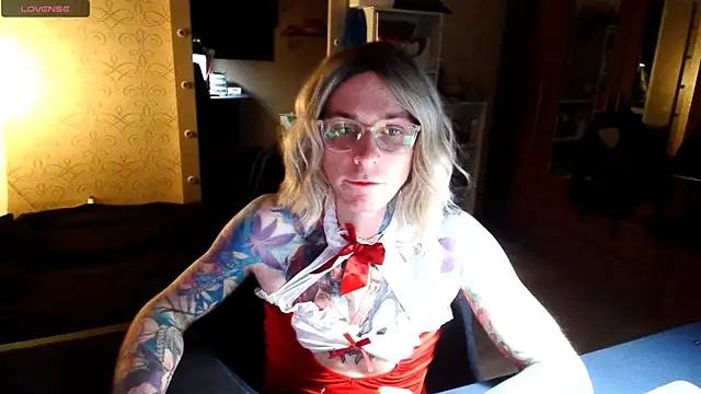 Julia dolls online show from July 27, 6:26 pm