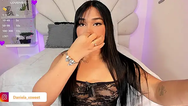 Snapshot of Danielaangelina chatting on October 22, 6:15 am Danielaangelina online show from October 22, 6:15 am