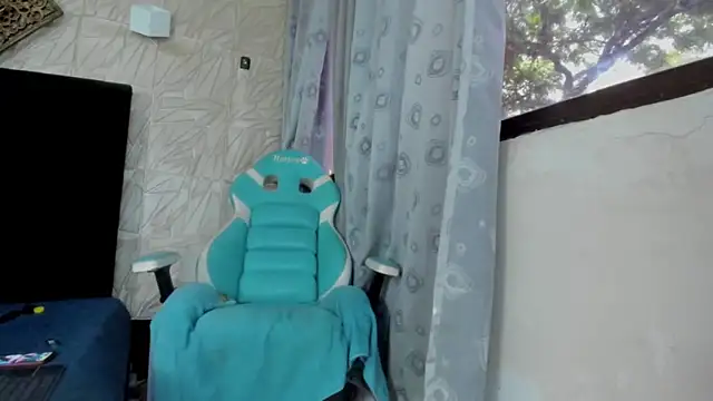 ChanelleJohnson  online show from November 20, 6:52 pm