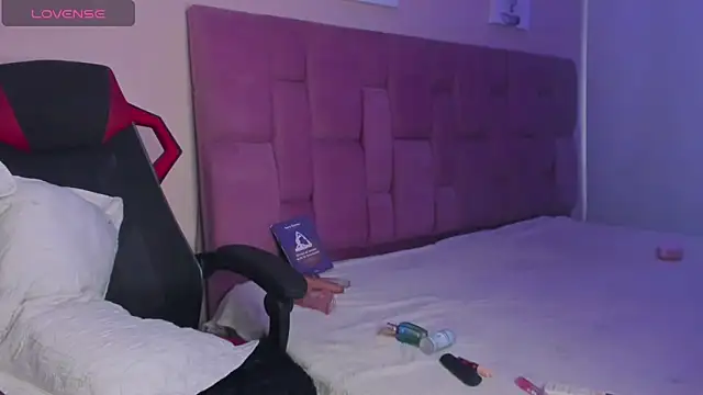 CHANELL 11INCHES online show from October 23, 10:14 pm