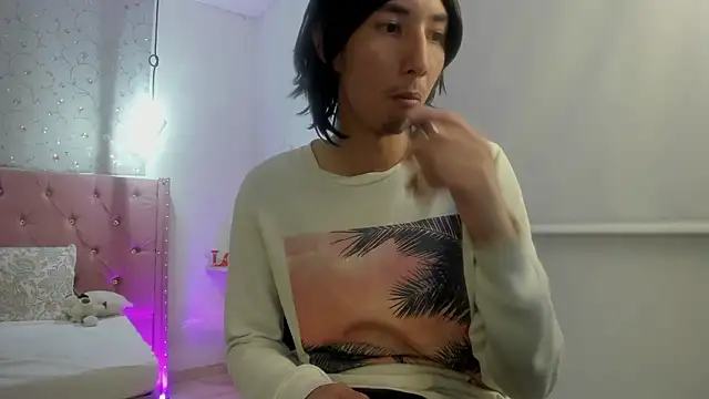 loverisu-coral online show from February 21, 11:30 pm