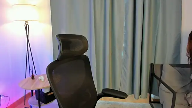 Violet Woods online show from March 21, 12:39 pm