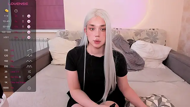 Hentailove20 online show from September 28, 12:59 pm