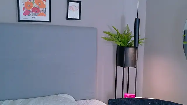 LanaRozz online show from July 24, 1:59 am