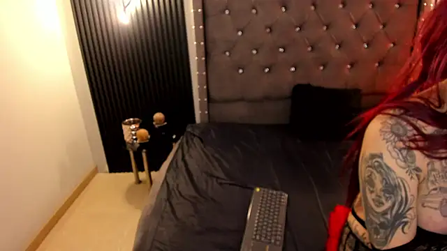 Scarbadgirl  online show from March 2, 4:07 am