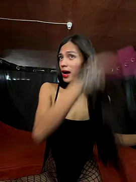 Snapshot of Ur_latinahotpaprika chatting on October 6, 8:14 am Ur latinahotpaprika online show from October 6, 8:14 am