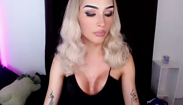 Alicegreenexx online show from June 19, 9:41 pm