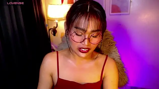 urmidnightcravingsxx online show from June 11, 3:59 am