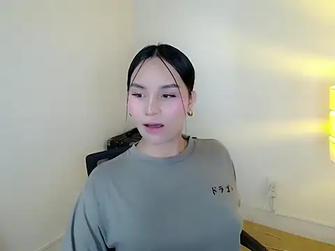holly tabby online show from July 2, 9:53 pm