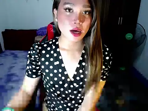 Urassiansweetcummer online show from November 22, 10:06 am