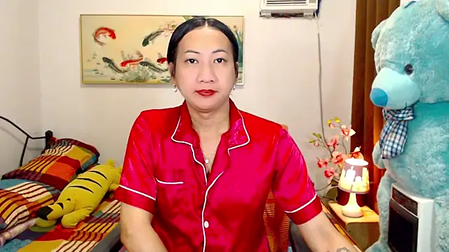 LovelyQueen69 online show from June 11, 4:05 pm