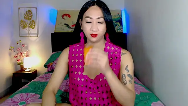 LovelyQueen69 online show from July 21, 5:05 pm